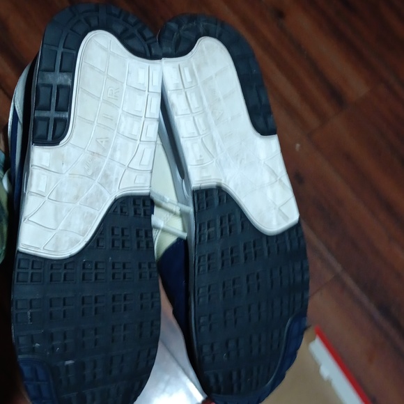 RARE NAVY BLUE CREAM & WHITE NIKE AIR MAX 1 - Picture 3 of 4